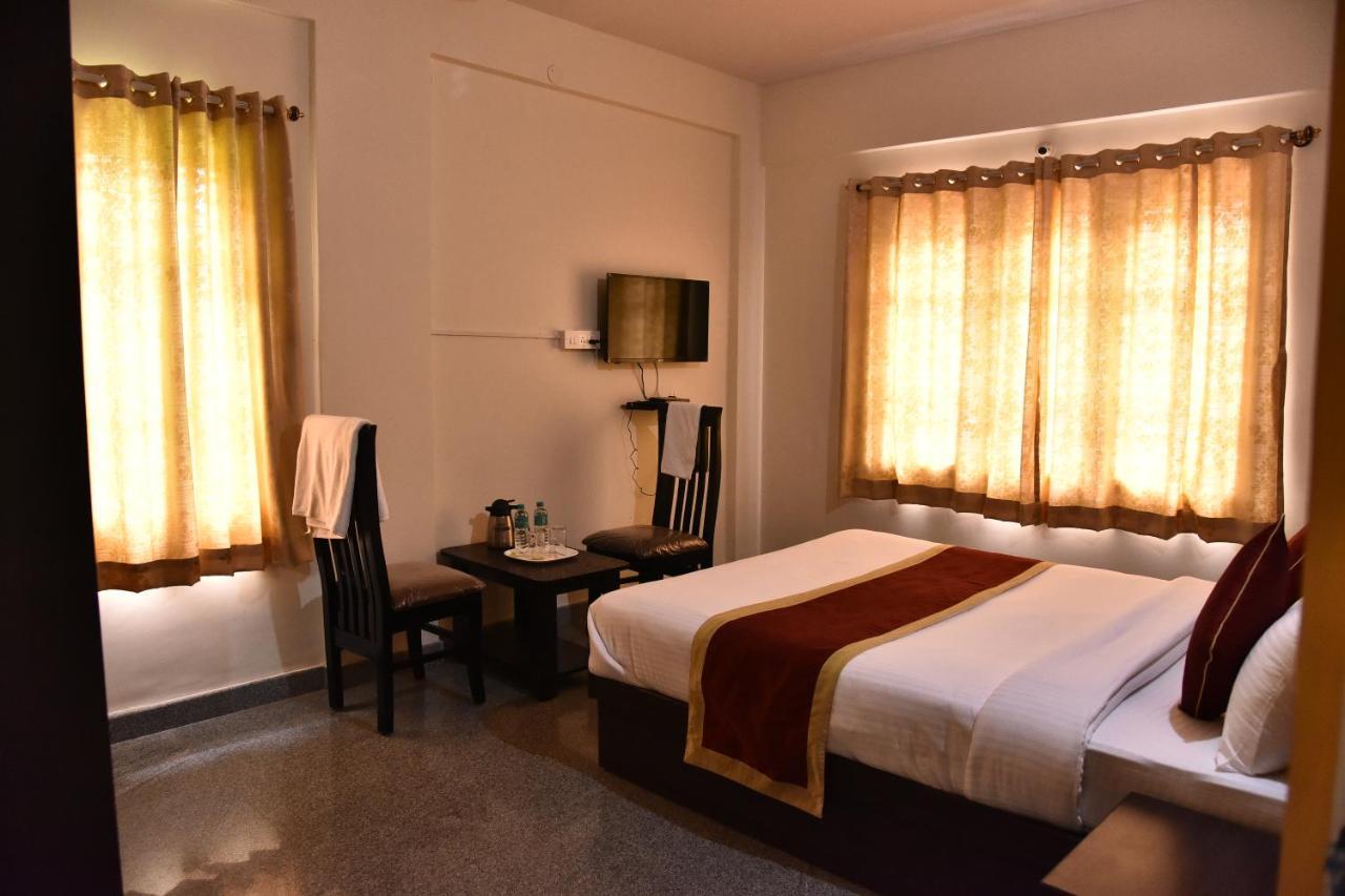 The Banjaara Suites Bangalore Exterior photo