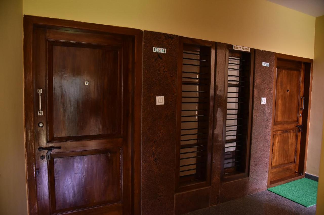 The Banjaara Suites Bangalore Exterior photo