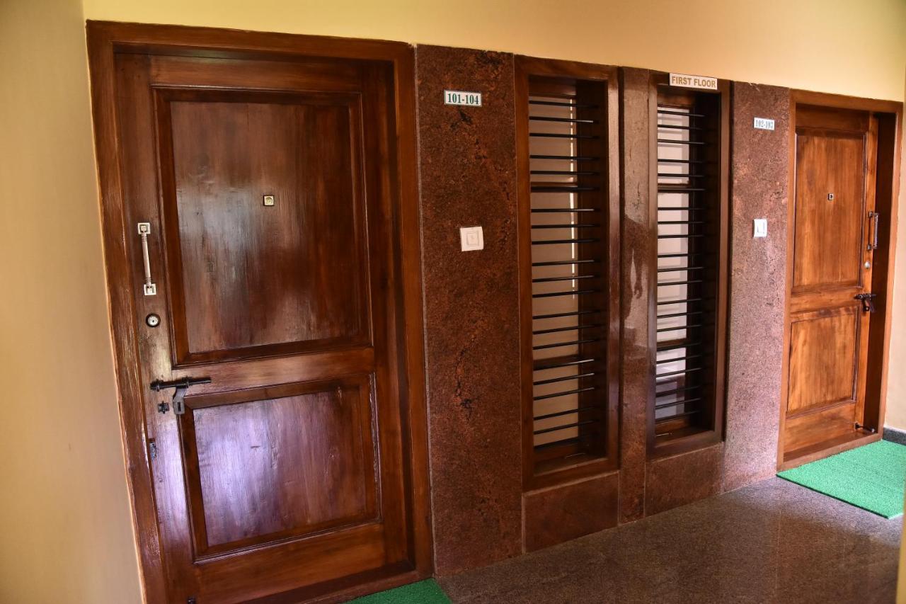 The Banjaara Suites Bangalore Exterior photo