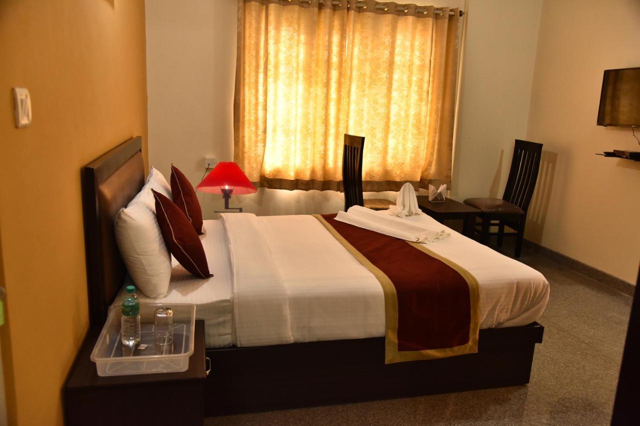The Banjaara Suites Bangalore Exterior photo