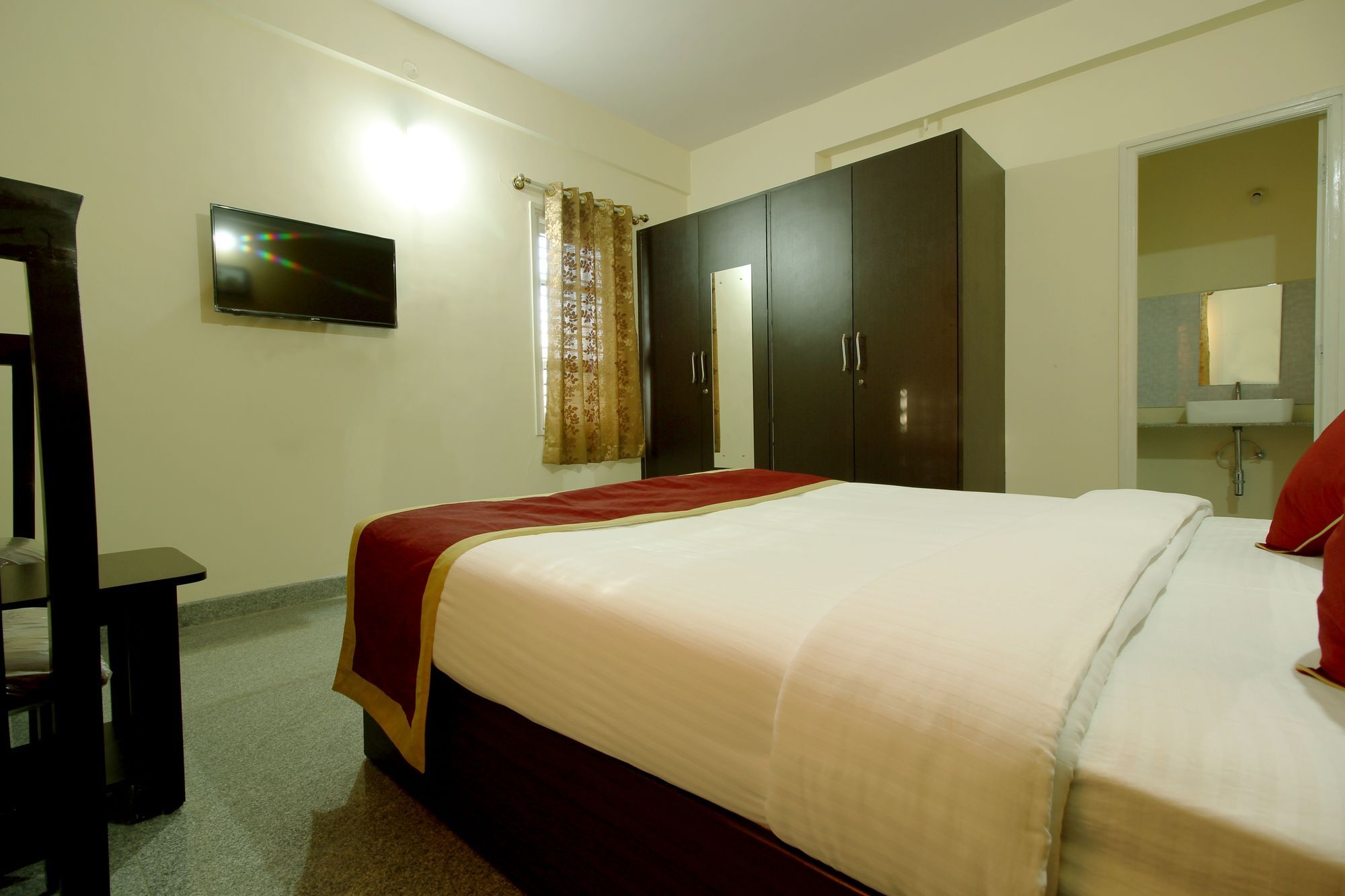 The Banjaara Suites Bangalore Exterior photo