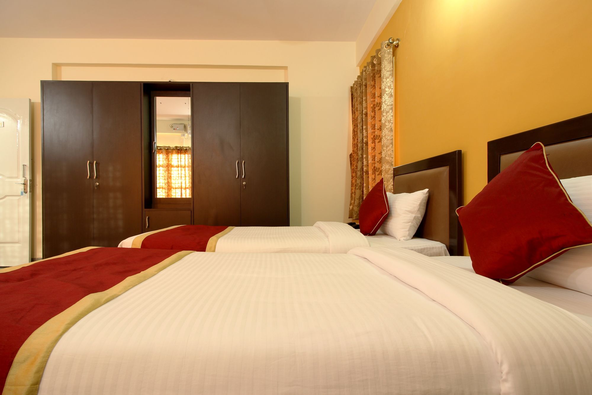 The Banjaara Suites Bangalore Exterior photo