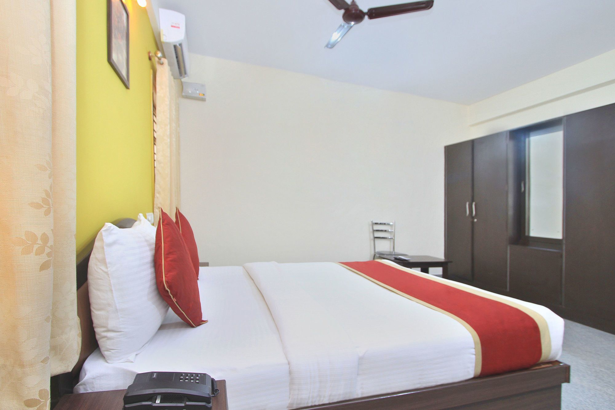 The Banjaara Suites Bangalore Exterior photo